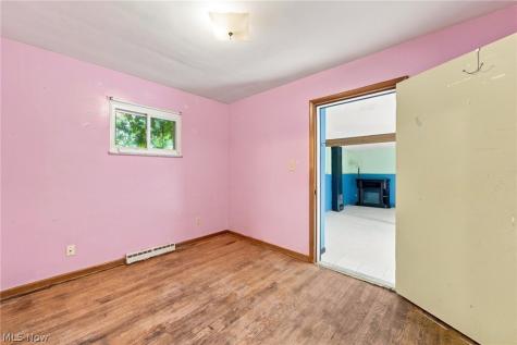 71 23rd Street NW Barberton OH 44203