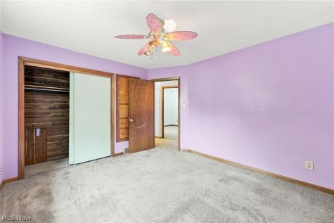 71 23rd Street NW Barberton OH 44203