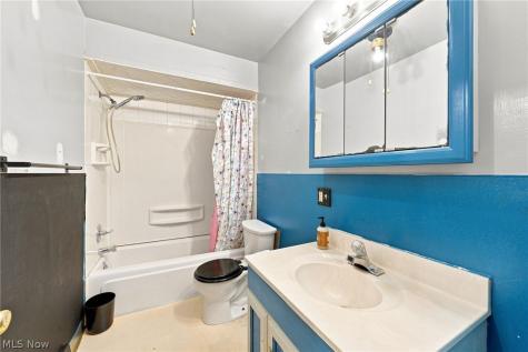 71 23rd Street NW Barberton OH 44203