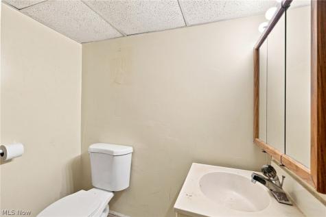 71 23rd Street NW Barberton OH 44203