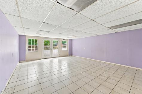 71 23rd Street NW Barberton OH 44203