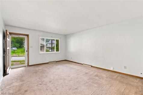 71 23rd Street NW Barberton OH 44203
