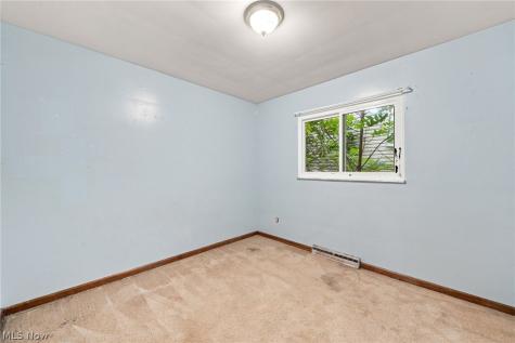 71 23rd Street NW Barberton OH 44203