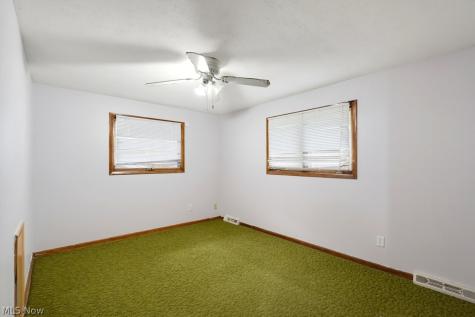 2207 Oaklawn Drive Parma OH 44134