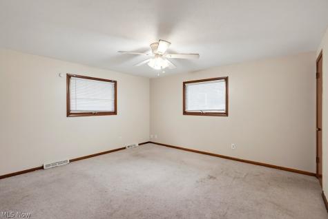 2207 Oaklawn Drive Parma OH 44134