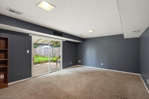 2207 Oaklawn Drive Parma OH 44134