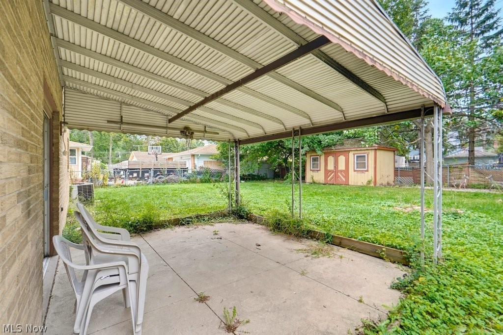 2207 Oaklawn Drive Parma OH 44134