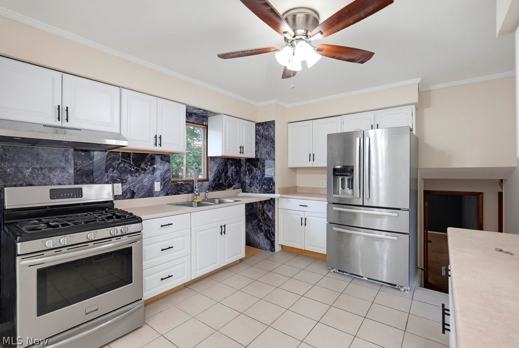 2207 Oaklawn Drive Parma OH 44134