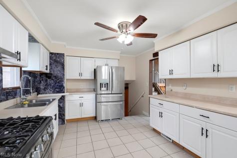 2207 Oaklawn Drive Parma OH 44134