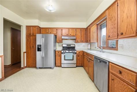 364 Garner Drive Mogadore OH 44260