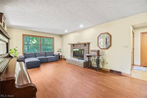 364 Garner Drive Mogadore OH 44260