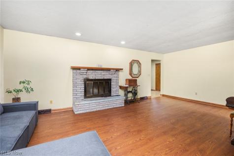 364 Garner Drive Mogadore OH 44260