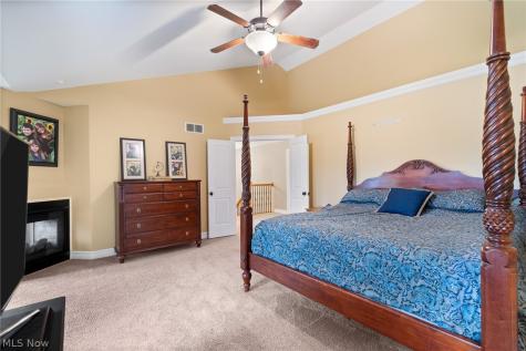 727 Walden Reserve Boulevard Hinckley OH 44233
