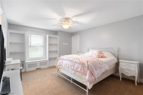 727 Walden Reserve Boulevard Hinckley OH 44233
