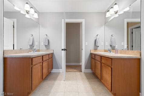 727 Walden Reserve Boulevard Hinckley OH 44233