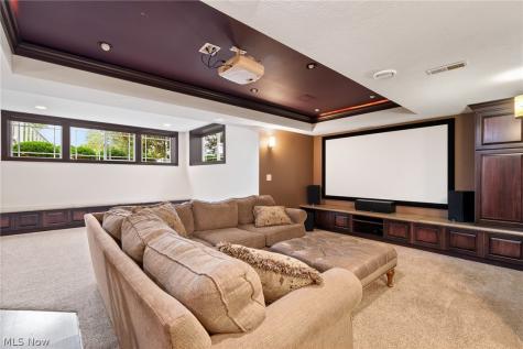 727 Walden Reserve Boulevard Hinckley OH 44233