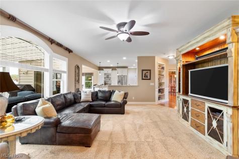727 Walden Reserve Boulevard Hinckley OH 44233