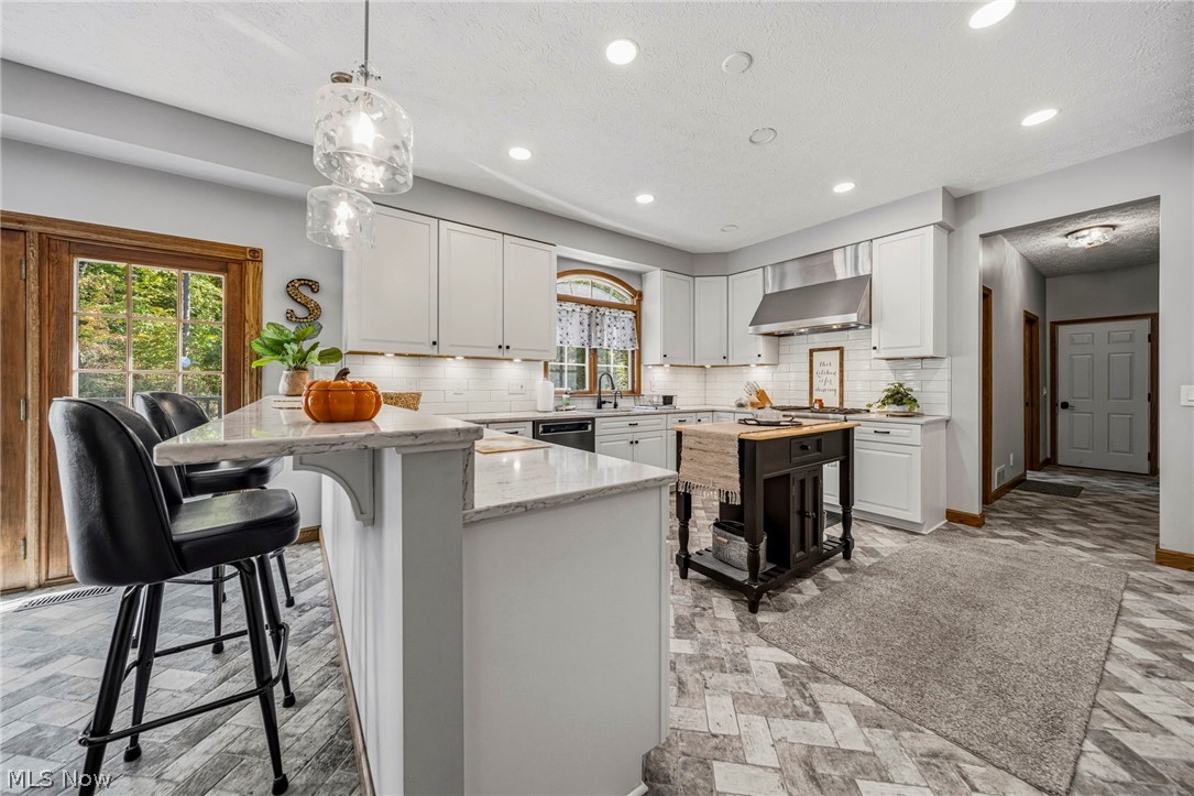10893 Lakebrook Drive Kirtland OH 44094