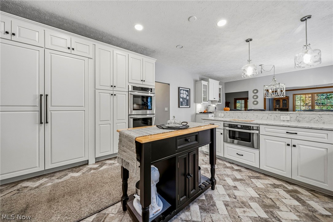 10893 Lakebrook Drive Kirtland OH 44094