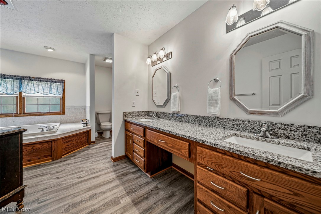 10893 Lakebrook Drive Kirtland OH 44094