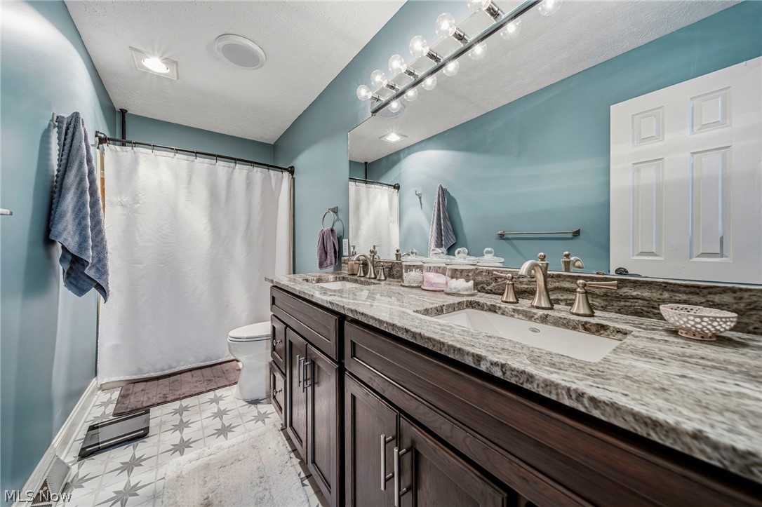 10893 Lakebrook Drive Kirtland OH 44094
