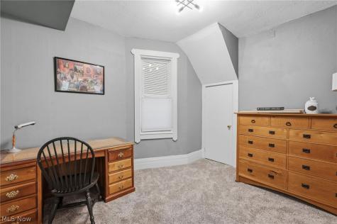 1911 W 65th Street Cleveland OH 44102
