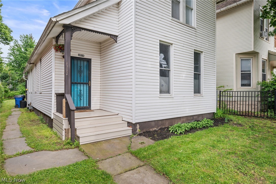 1911 W 65th Street Cleveland OH 44102