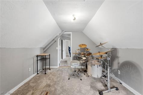 1911 W 65th Street Cleveland OH 44102