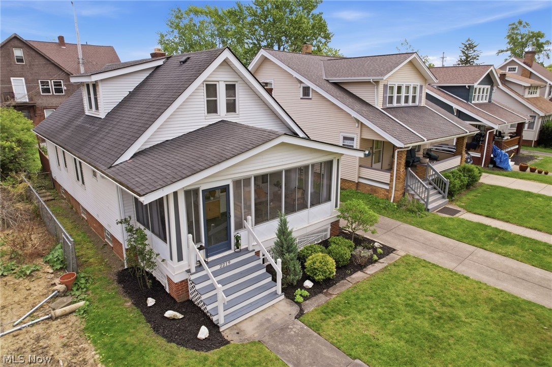 2219 Carabel Avenue Lakewood OH 44107