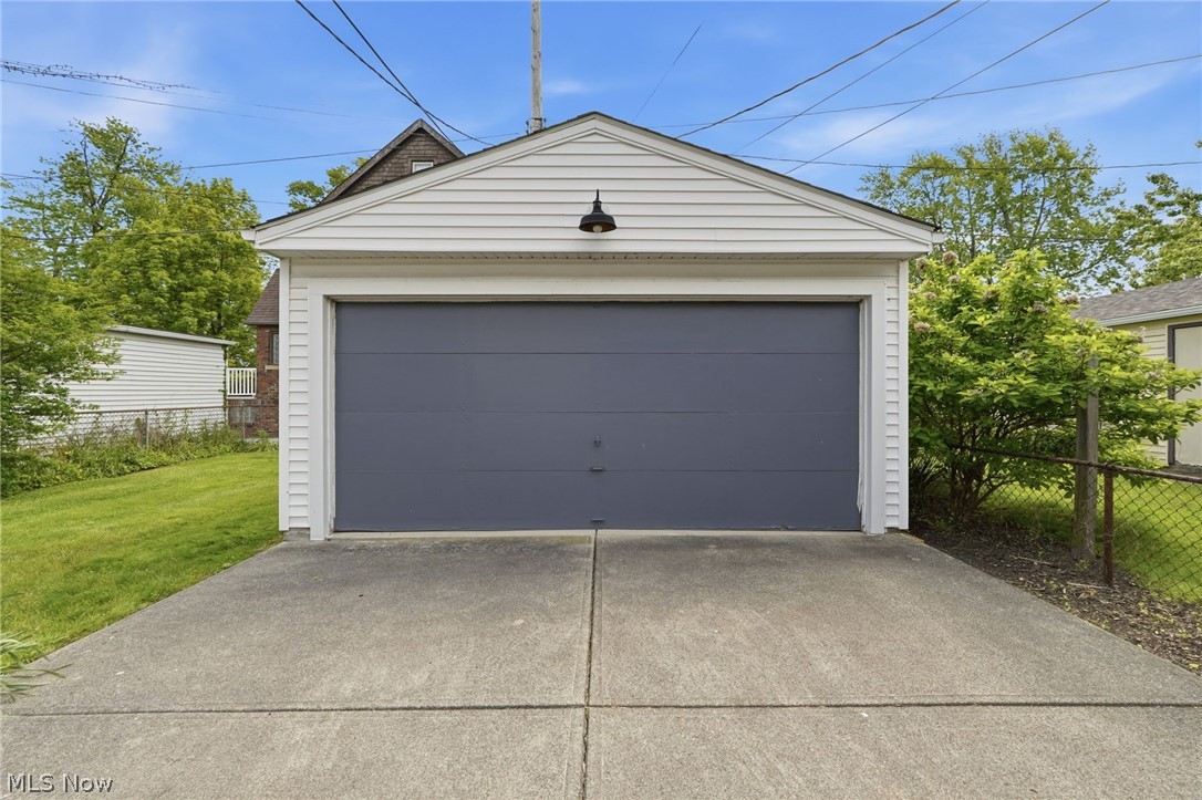 2219 Carabel Avenue Lakewood OH 44107