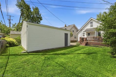 2219 Carabel Avenue Lakewood OH 44107