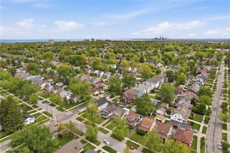 2219 Carabel Avenue Lakewood OH 44107
