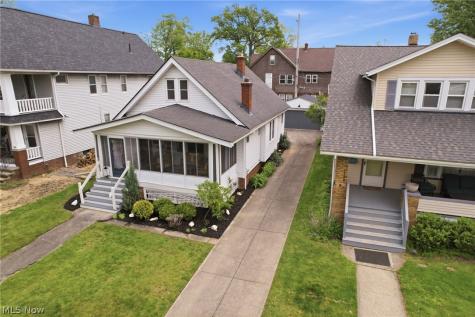 2219 Carabel Avenue Lakewood OH 44107
