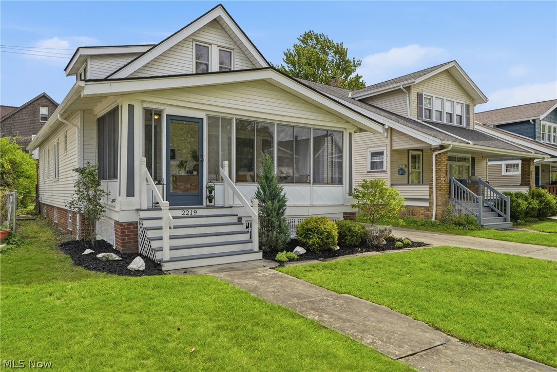 2219 Carabel Avenue Lakewood OH 44107