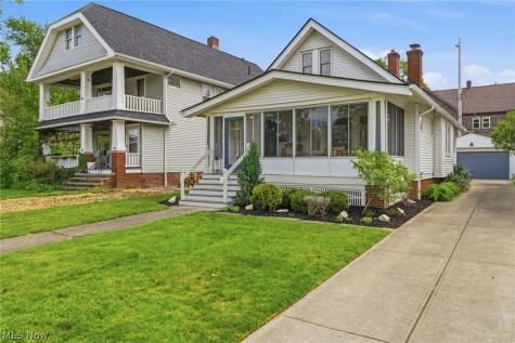 2219 Carabel Avenue Lakewood OH 44107