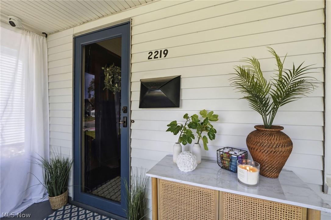 2219 Carabel Avenue Lakewood OH 44107