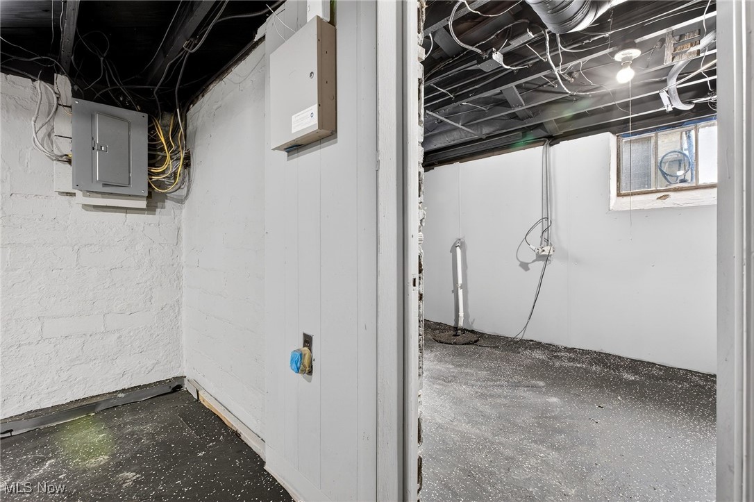 4004 E 154th Street Cleveland OH 44128