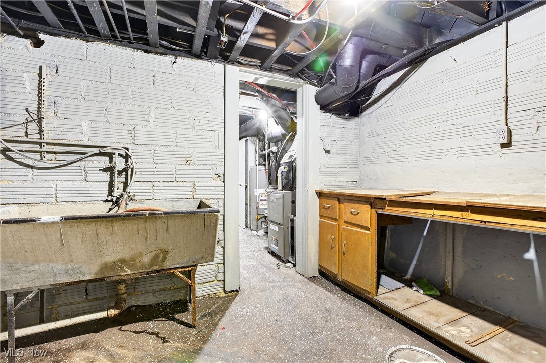 4004 E 154th Street Cleveland OH 44128