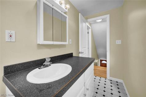 832 Harold Street Kent OH 44240
