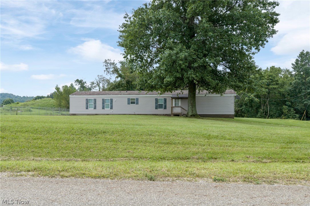 8472 Azalea Road SW Dennison OH 44621
