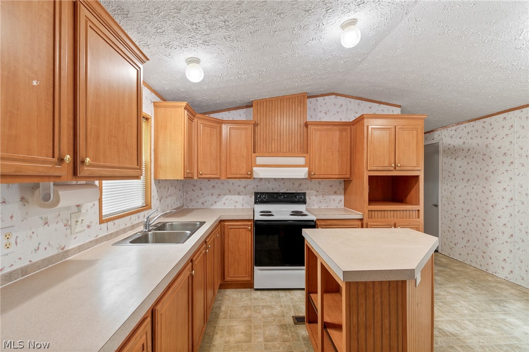 8472 Azalea Road SW Dennison OH 44621