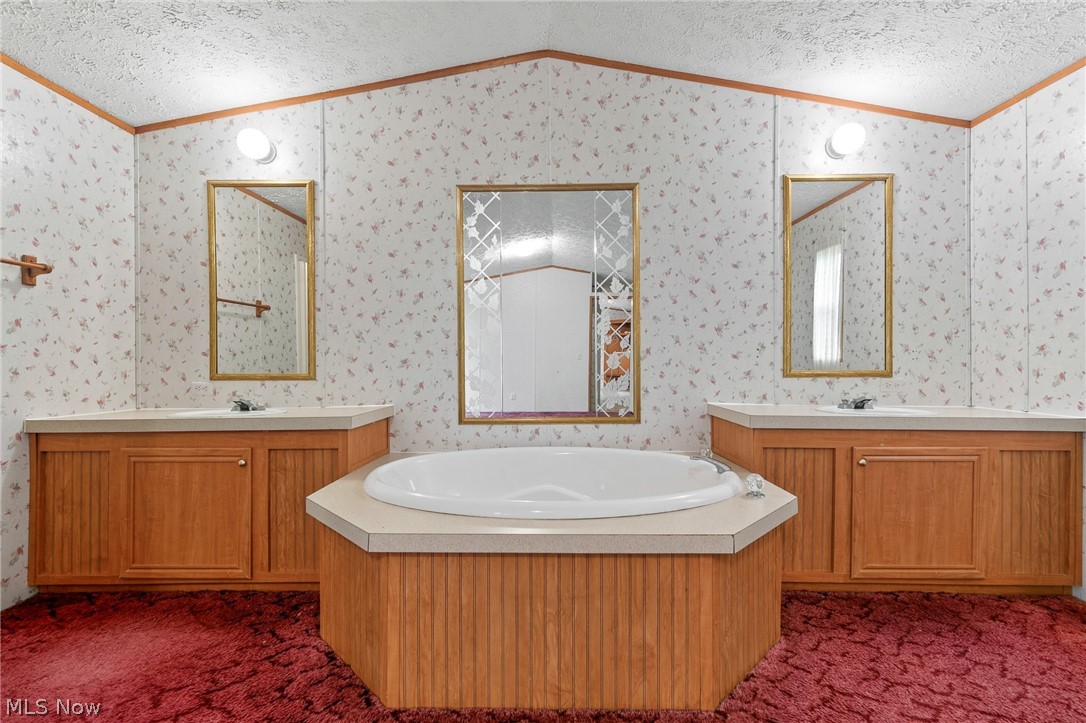 8472 Azalea Road SW Dennison OH 44621