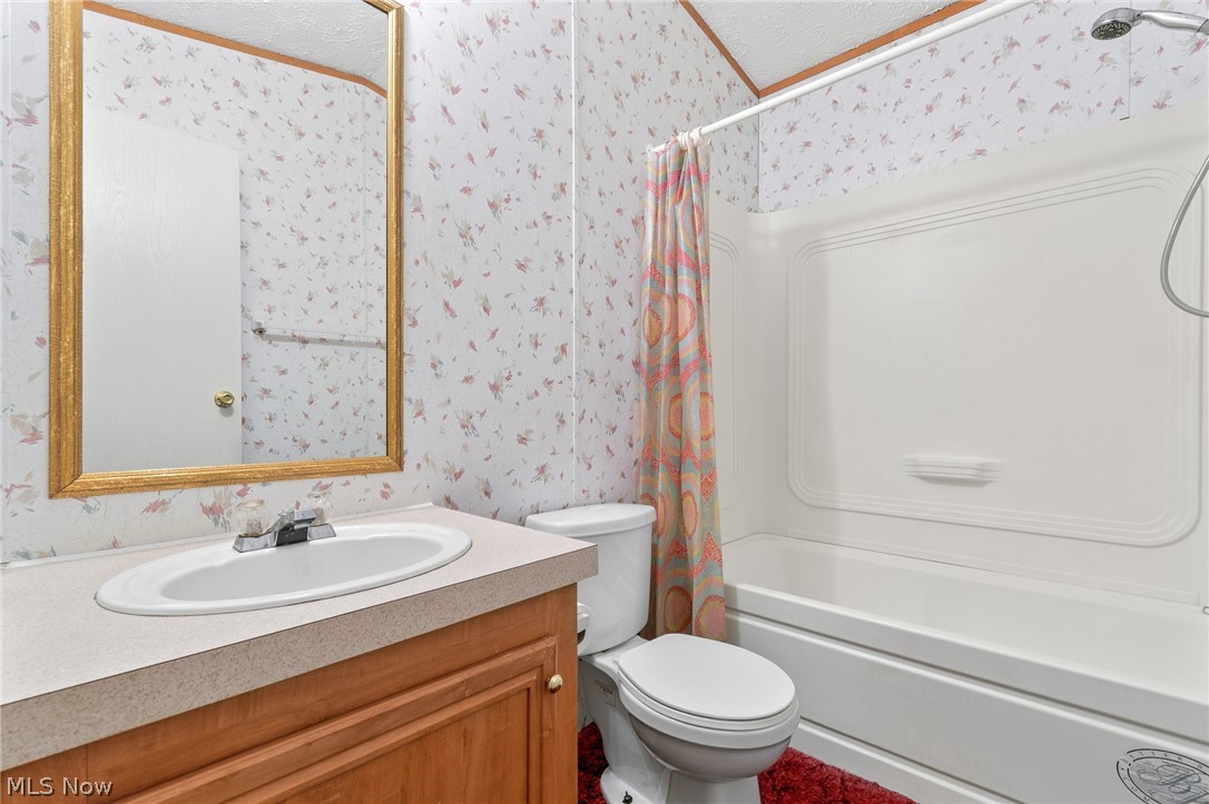 8472 Azalea Road SW Dennison OH 44621