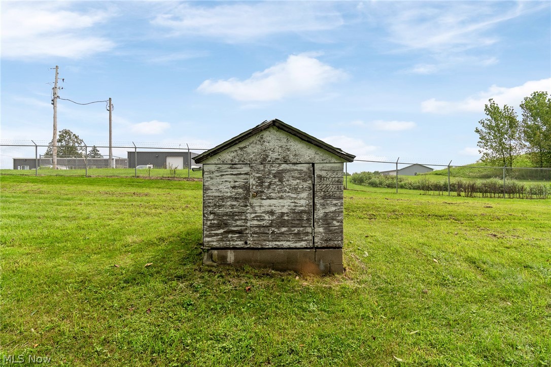 8472 Azalea Road SW Dennison OH 44621
