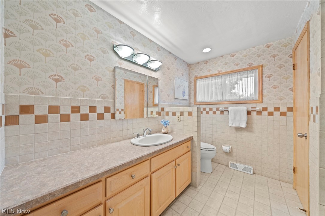 1875 Caronia Drive Lyndhurst OH 44124