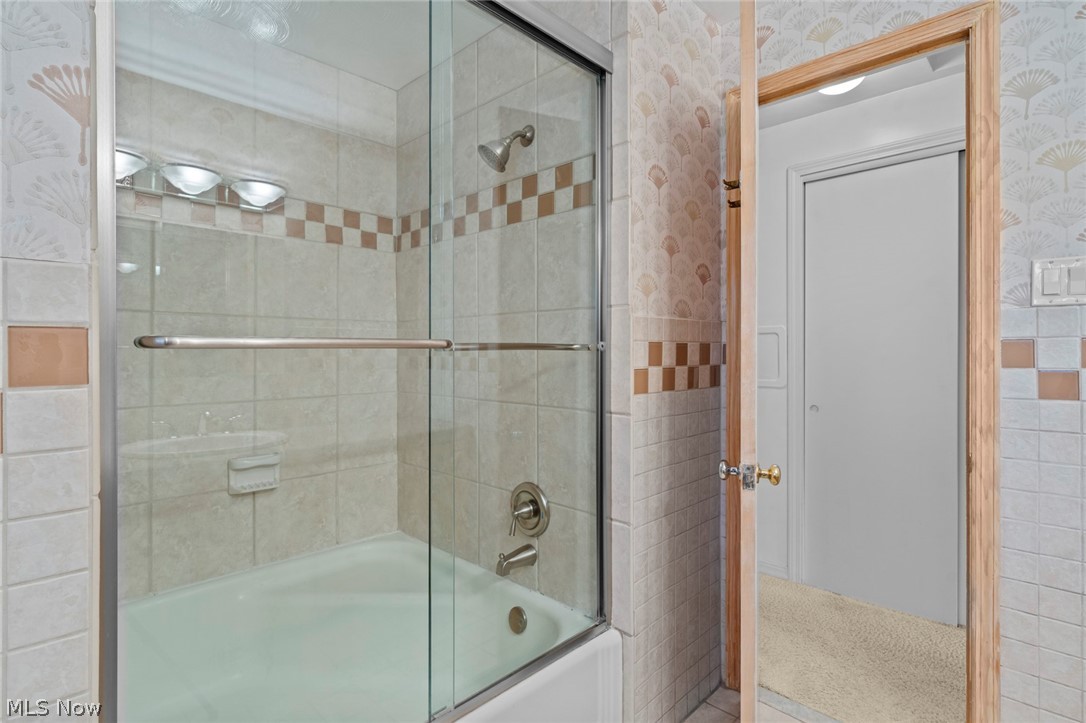 1875 Caronia Drive Lyndhurst OH 44124
