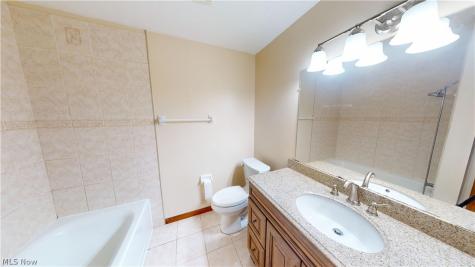 7420 Royalview Drive Parma OH 44129