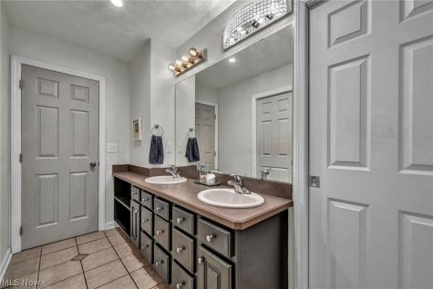 22131 Yarrow Trail Strongsville OH 44149