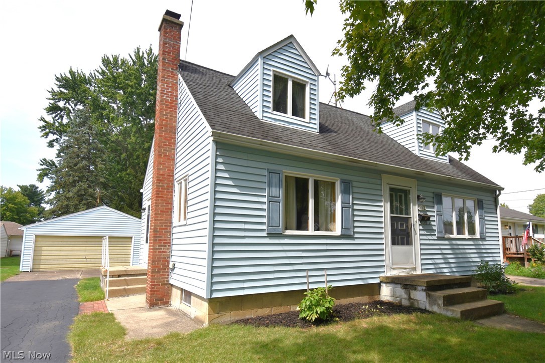 512 Center Street Hubbard OH 44425
