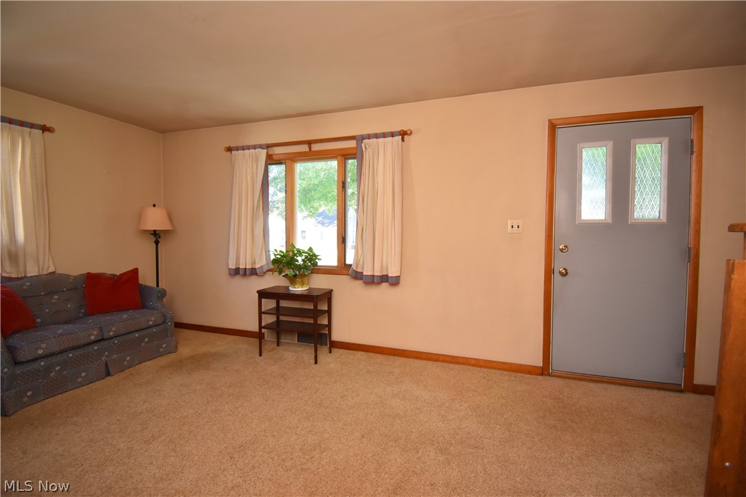 512 Center Street Hubbard OH 44425